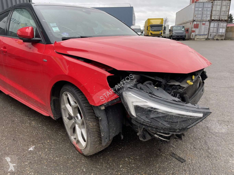 عربة نفعية Audi