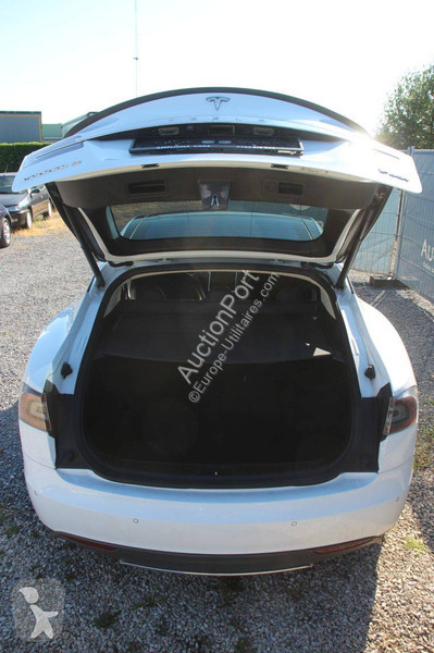 Furgoneta Tesla P85+