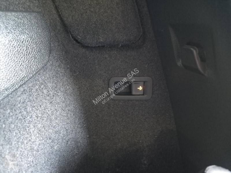 Samochód dostawczy Skoda KAROQ 2.0 TDI SCR -...