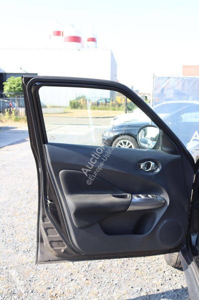 Autoutilitară Nissan