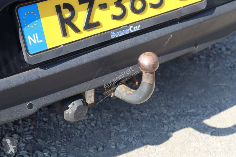 عربة نفعية Volvo