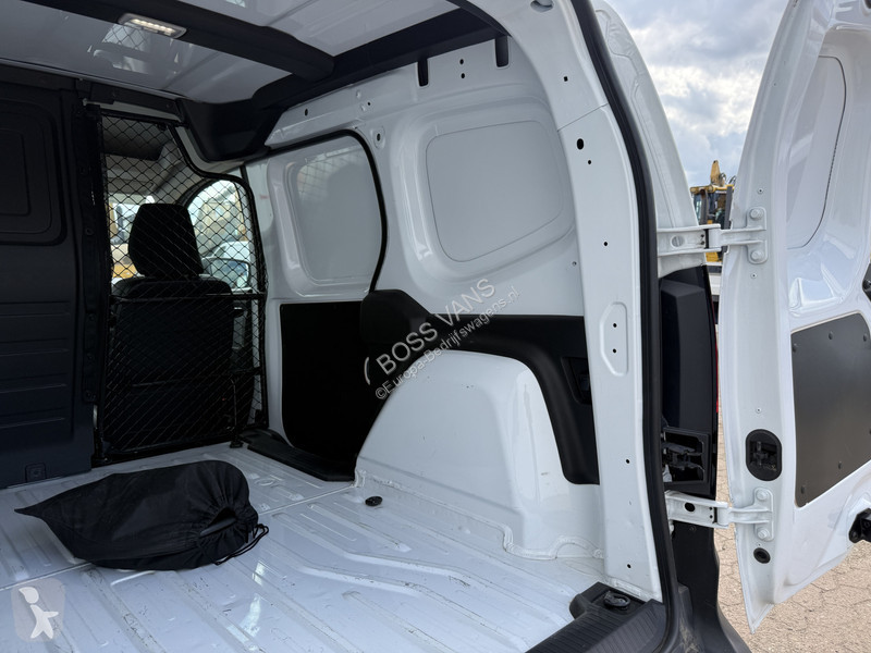Furgoneta Renault E-Tech 45kWh 122PK L1...