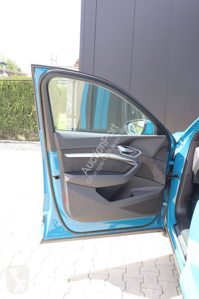 Furgoneta Audi  S Line e-tron
