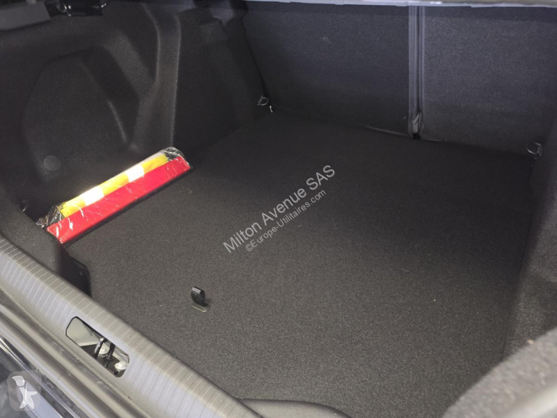 Véhicule utilitaire Citroën C4 X ë-136  E-Séries