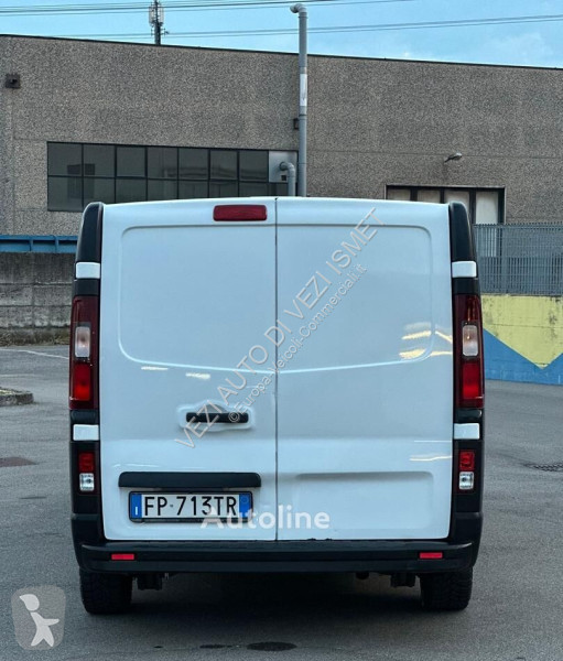 Véhicule utilitaire Opel 6 posti autocarro