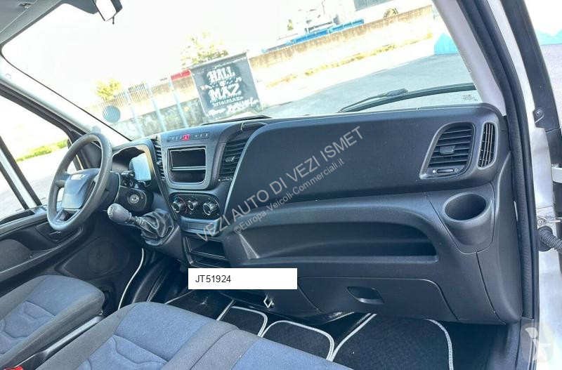 عربة نفعية Iveco