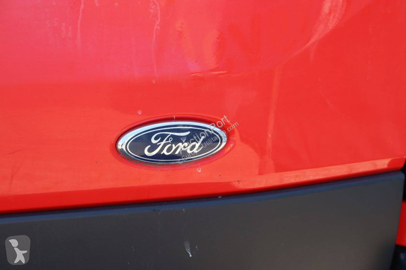 Véhicule utilitaire Ford
