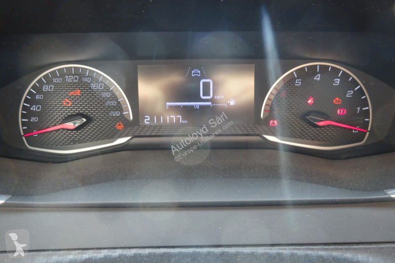 Véhicule utilitaire Peugeot STE 1,5 HDI 100
