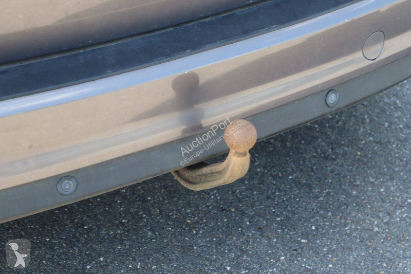 Véhicule utilitaire Ford Grand