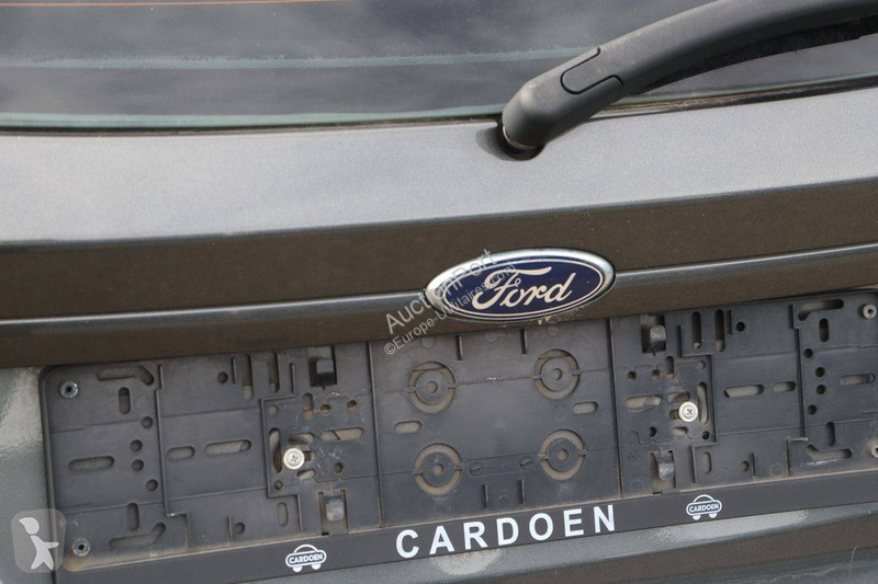 Véhicule utilitaire Ford