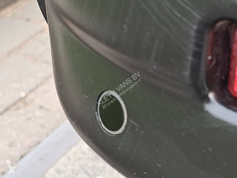 Лекотоварен автомобил Renault 2.0 DCI L2...
