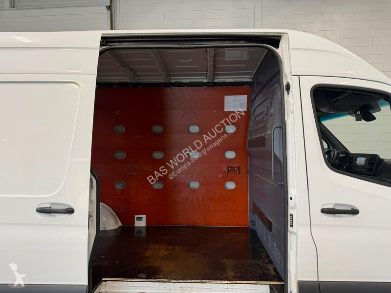 Véhicule utilitaire Mercedes 316 2.2 CDI L2H2...