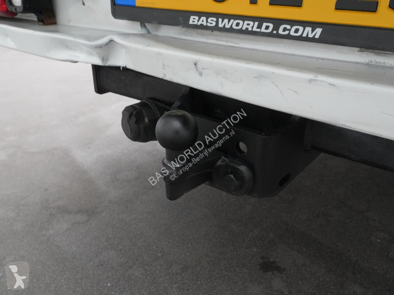 Véhicule utilitaire Opel 145PK