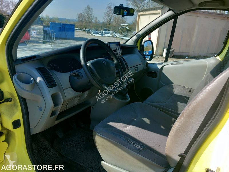 Véhicule utilitaire Renault TRAFIC