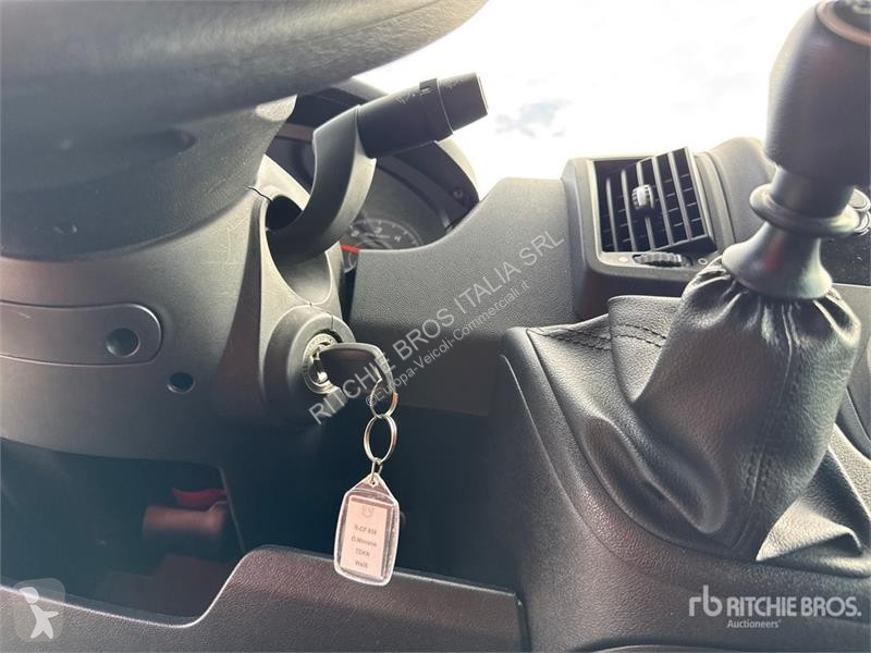 Véhicule utilitaire Opel 2.2