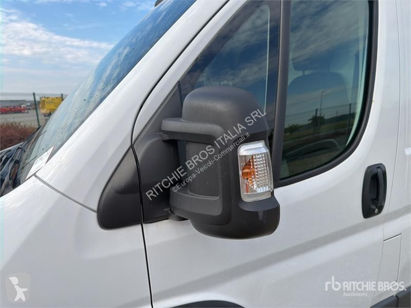 Véhicule utilitaire Opel 2.2