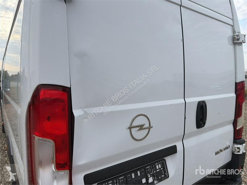 Véhicule utilitaire Opel 2.2
