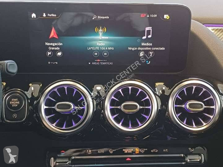 Комерційні автомобілі Mercedes 200