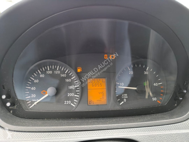 Лекотоварен автомобил Mercedes 95pk