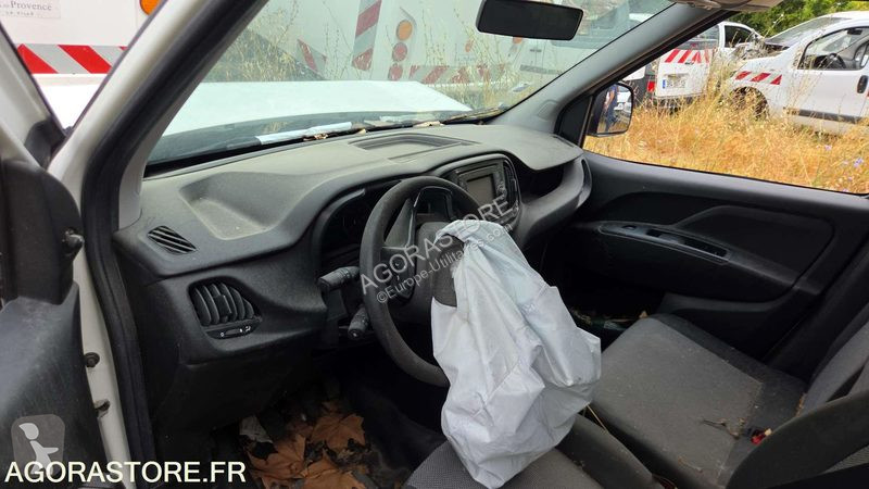 Лекотоварен автомобил Fiat DOBLO