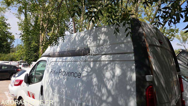 Лекотоварен автомобил Renault TRAFIC