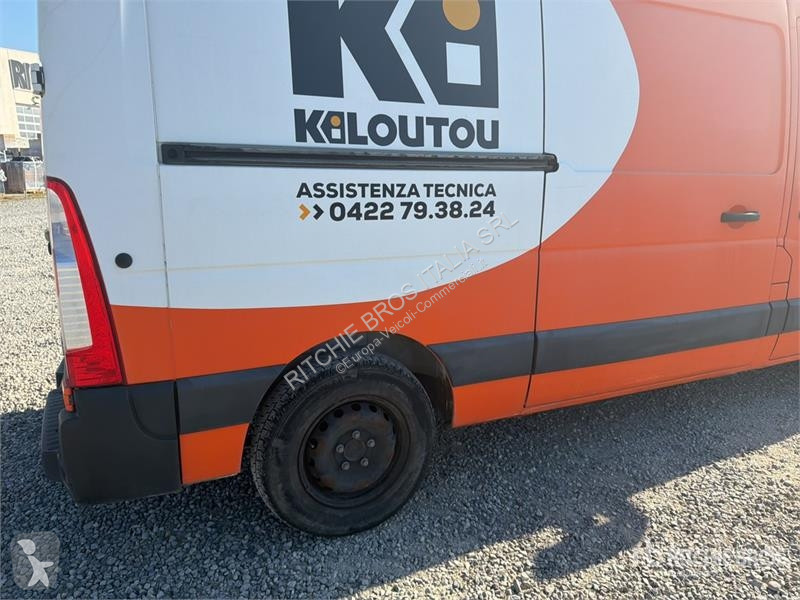 Furgoneta Nissan Cargo Van