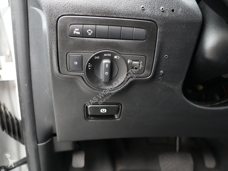 Bedrijfswagen Mercedes 116
