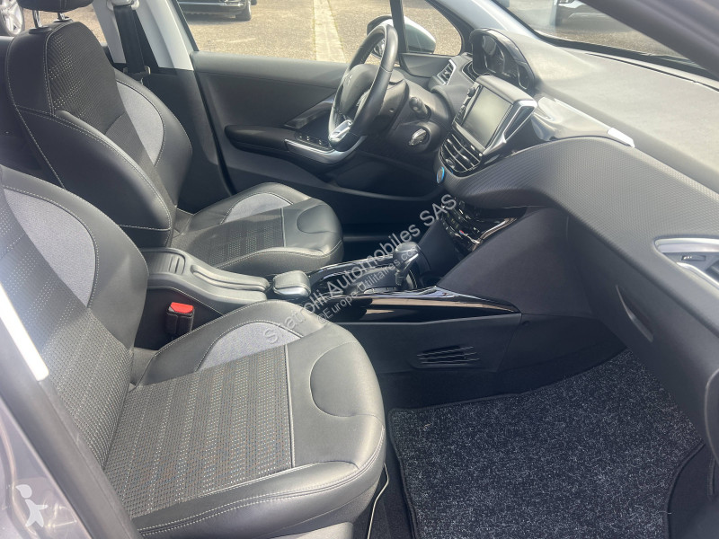Užitkové vozidlo Peugeot 1.2 110ch Allure...