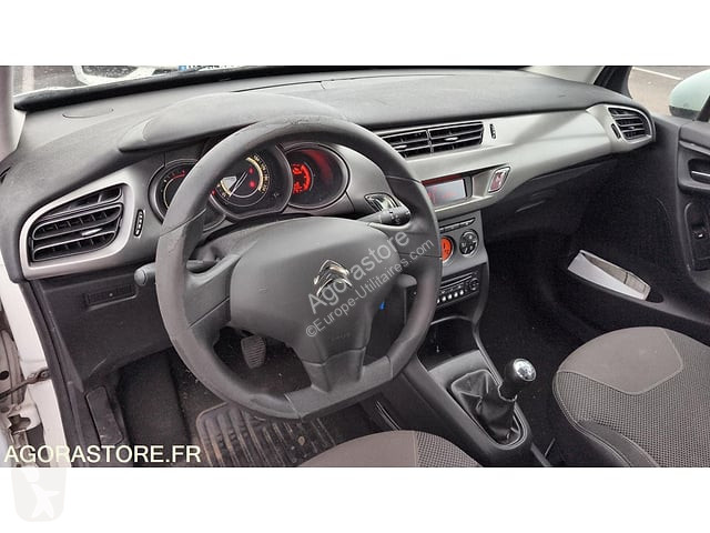 Коммерческий автомобиль