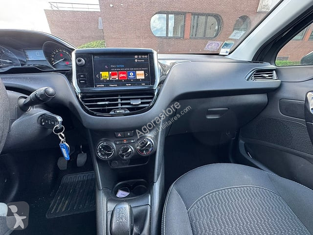 Коммерческий автомобиль Peugeot 208