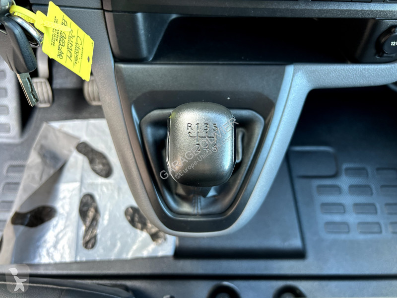 Коммерческий автомобиль Citroën M Bluehdi 120...