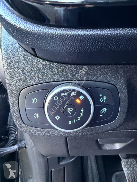 Haszongépjármű Ford 1.5 TDCi 85CH BVM6 TITANIUM