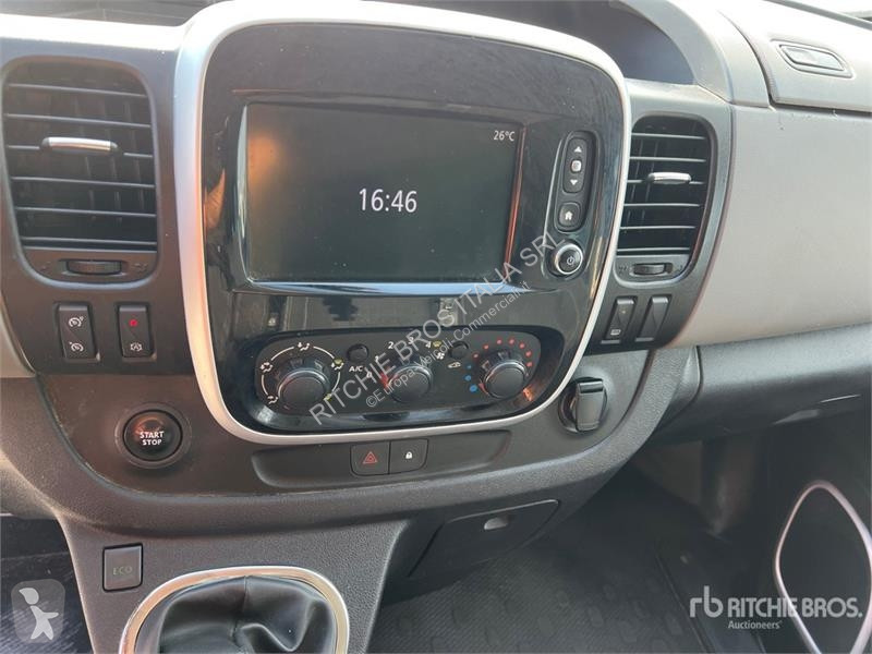 Veículo utilitário Renault 9 Passenger Van