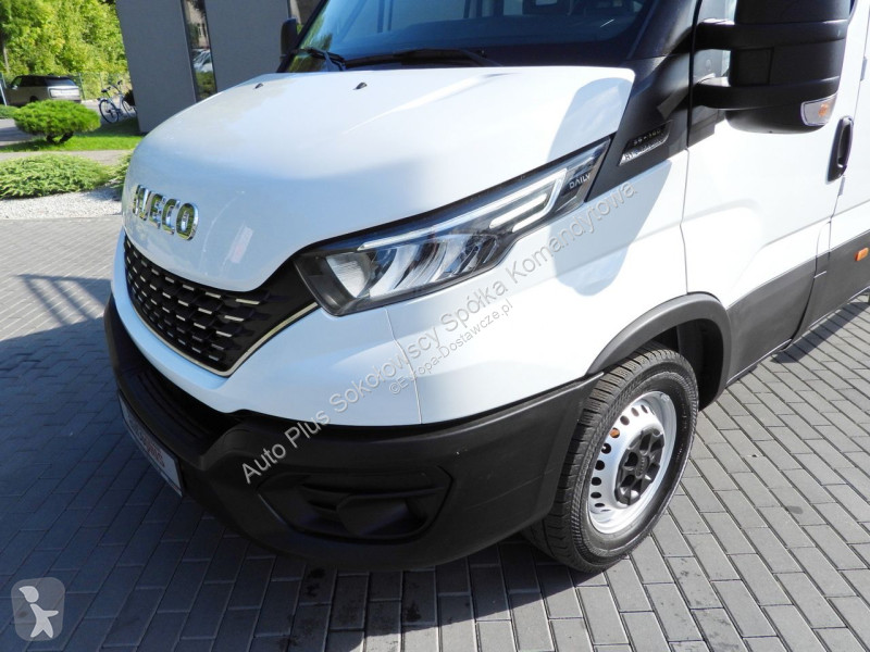 Veículo utilitário Iveco 35S14 DAILY