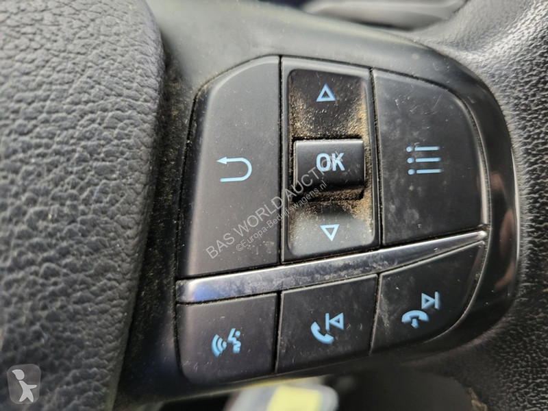 Véhicule utilitaire Ford 300 2.0 TDCI L1H1...