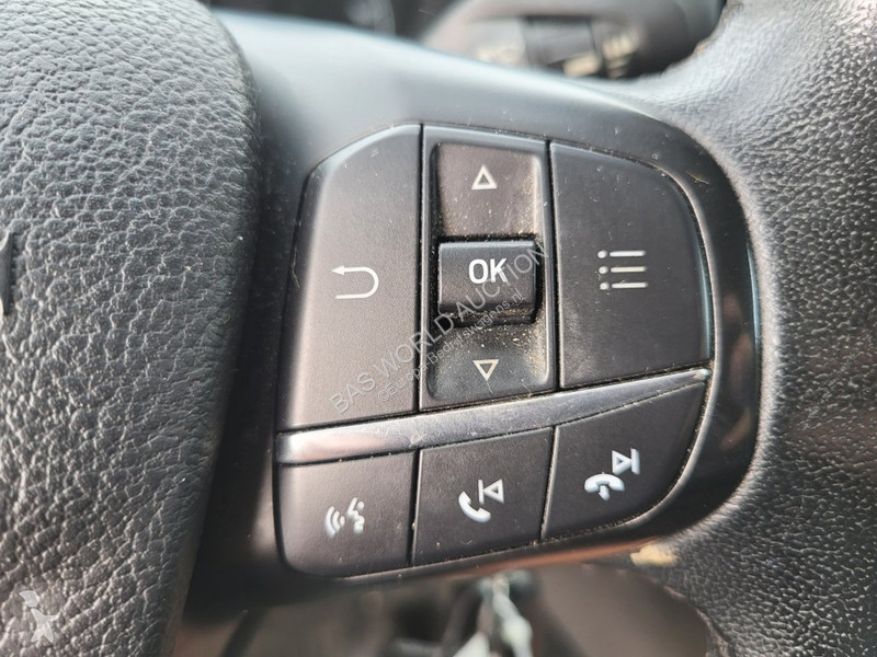 Véhicule utilitaire Ford 300 2.0 TDCI L1H1...