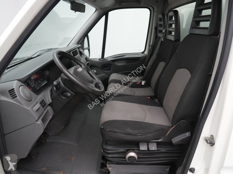 Véhicule utilitaire Iveco 35C13