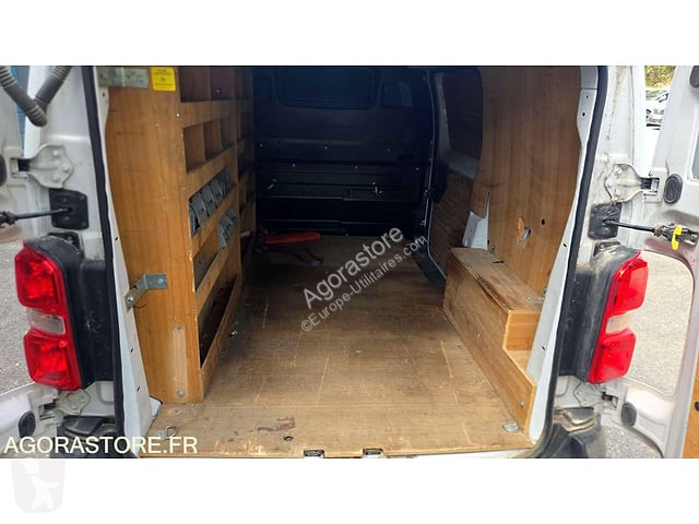 Коммерческий автомобиль