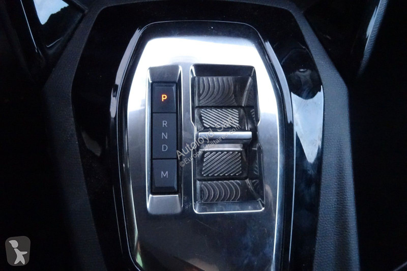 Коммерческий автомобиль Peugeot 1,2 HYBRID 100 BVA