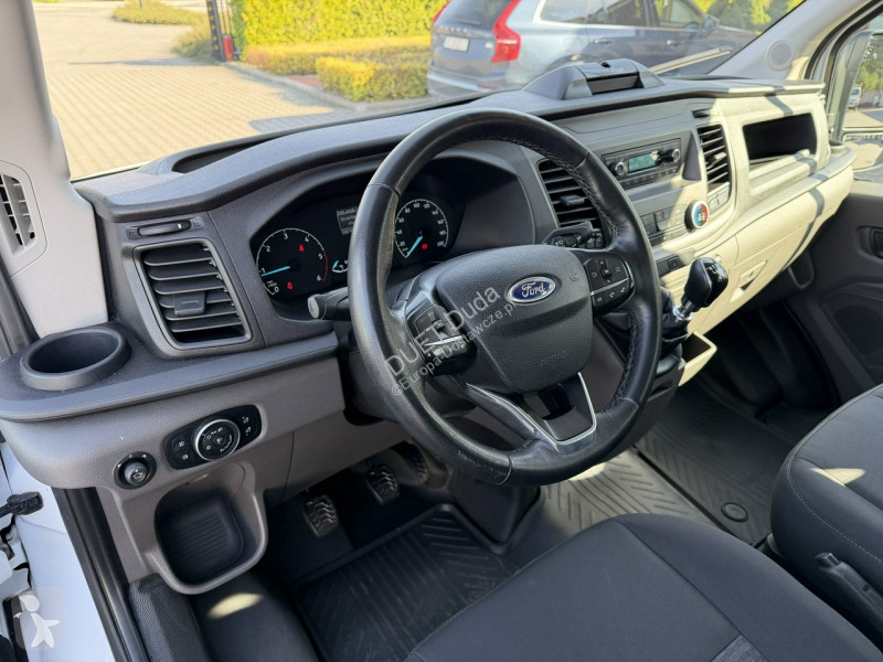 Samochód dostawczy Ford