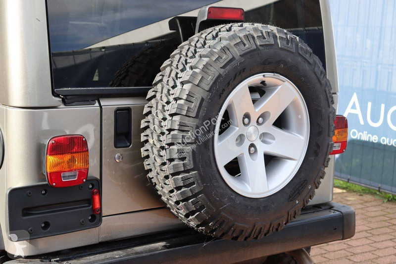 عربة نفعية Jeep