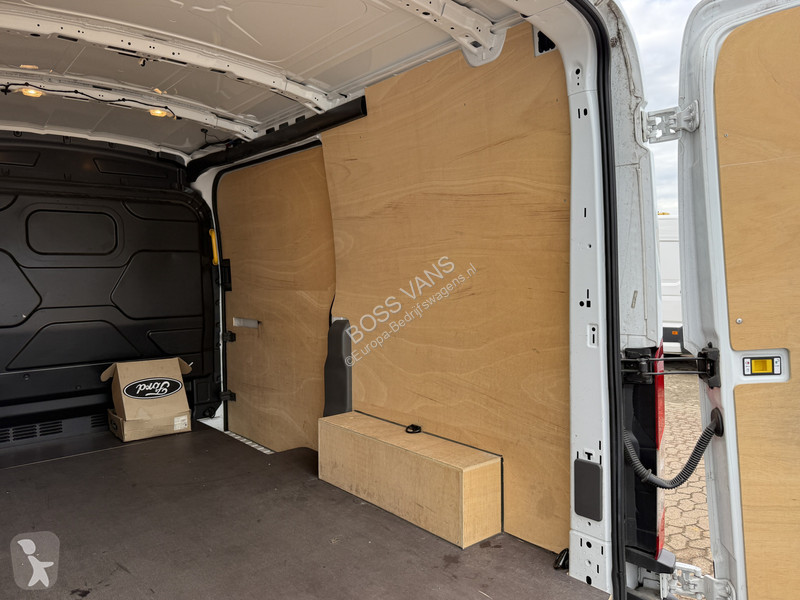Samochód dostawczy Ford 68kWh 184PK L2H2 317km...