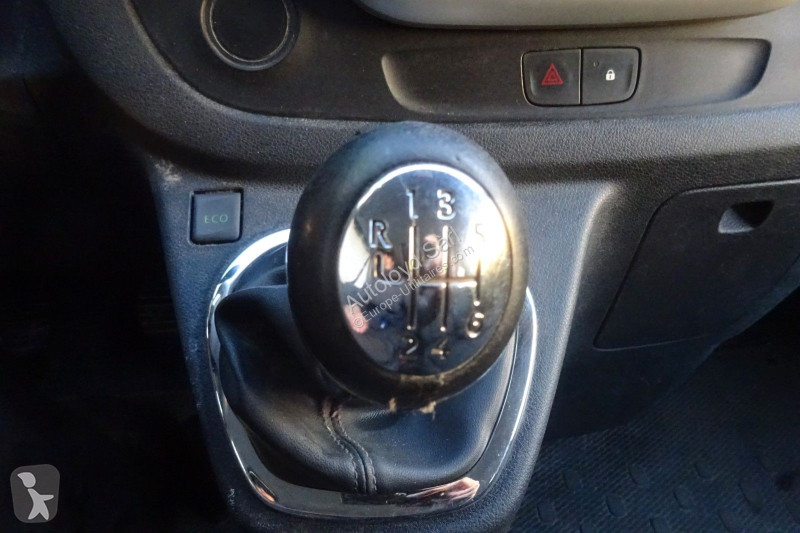 Véhicule utilitaire Renault TRAFIC 1.6 DCI 120...