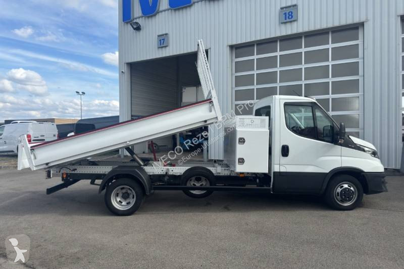 Iveco 35C16 van