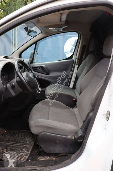 Véhicule utilitaire Peugeot 120 L1 1.6HDIF...