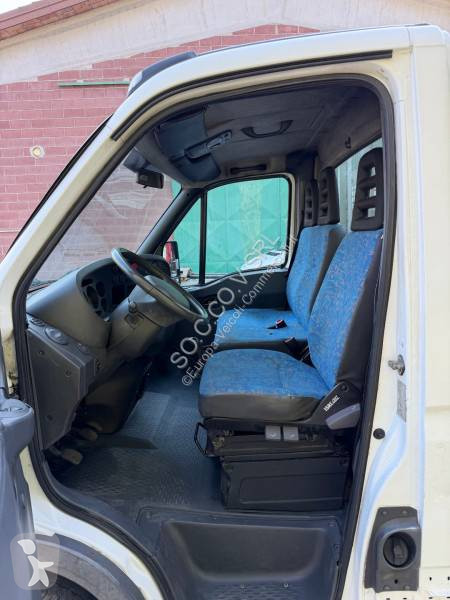 Véhicule utilitaire Iveco 35C09