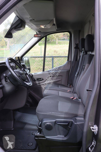 Véhicule utilitaire Ford
