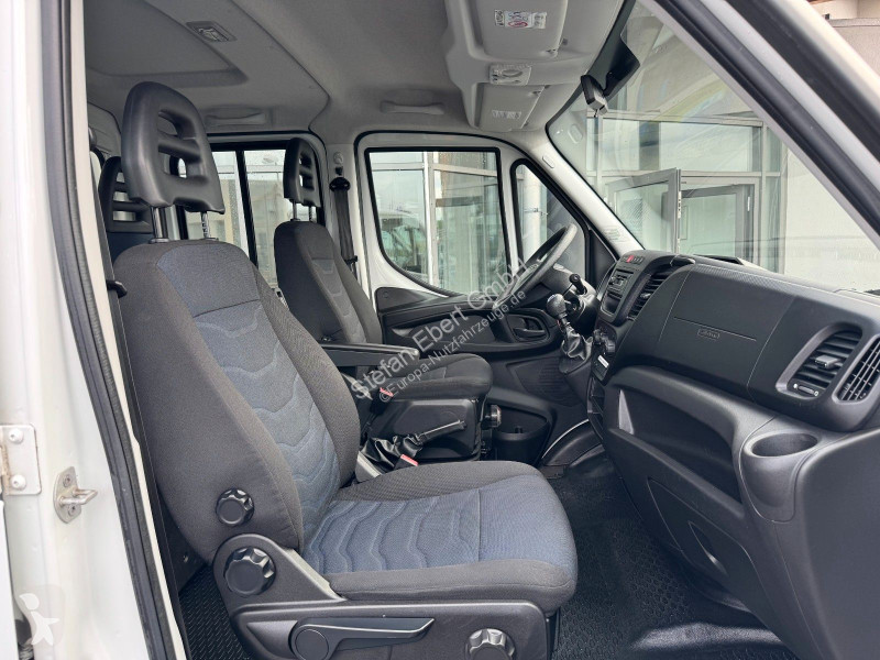 Véhicule utilitaire Iveco 35S16...