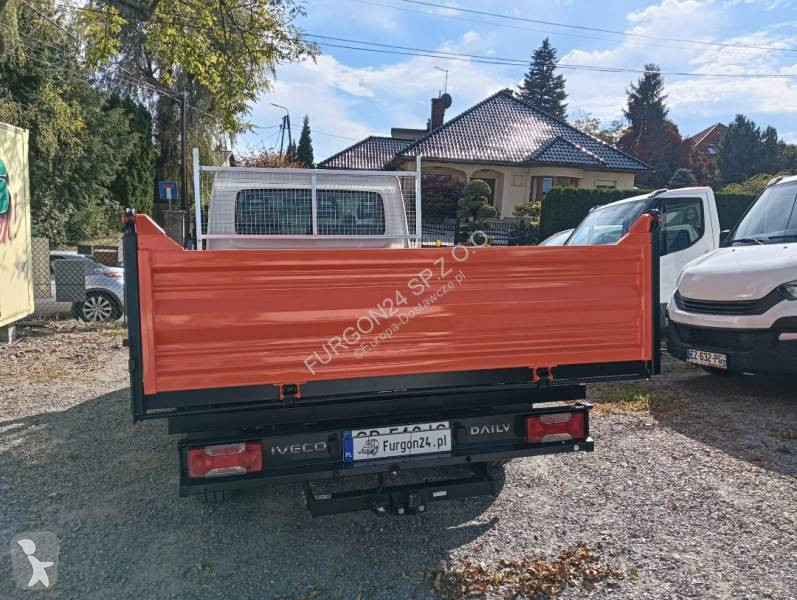 Véhicule utilitaire Iveco 33S12