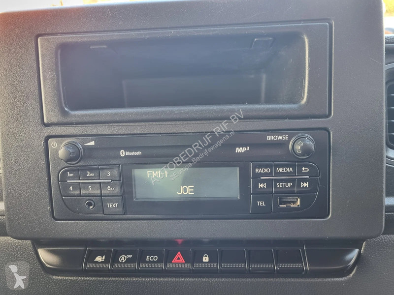 Véhicule utilitaire Renault 2.3 dci 146 pk...